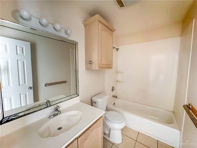 Building Photo - 19 Tampa St