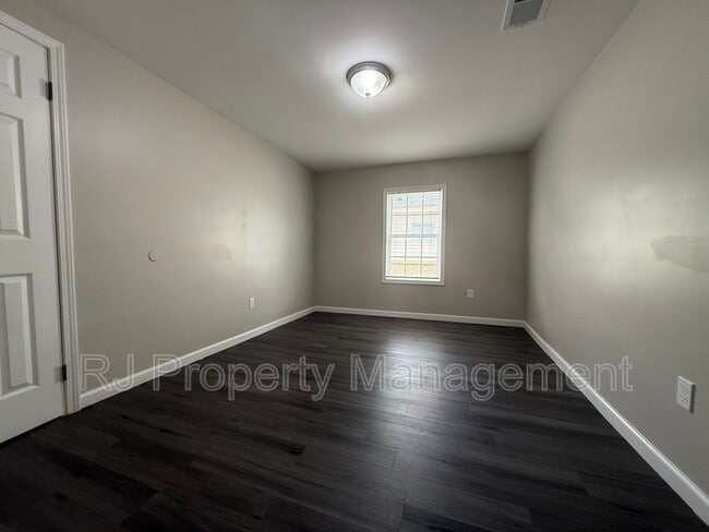 Building Photo - 1661 Patton St