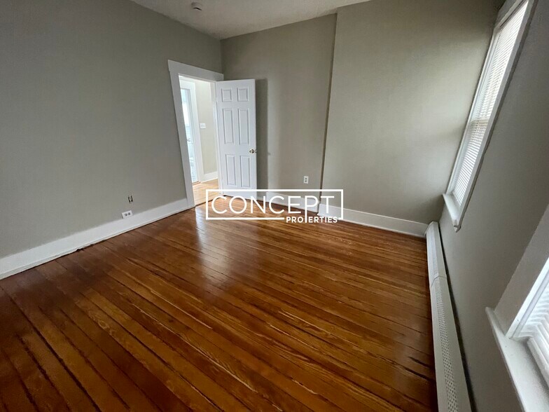 Building Photo - 6 Bowdoin Park