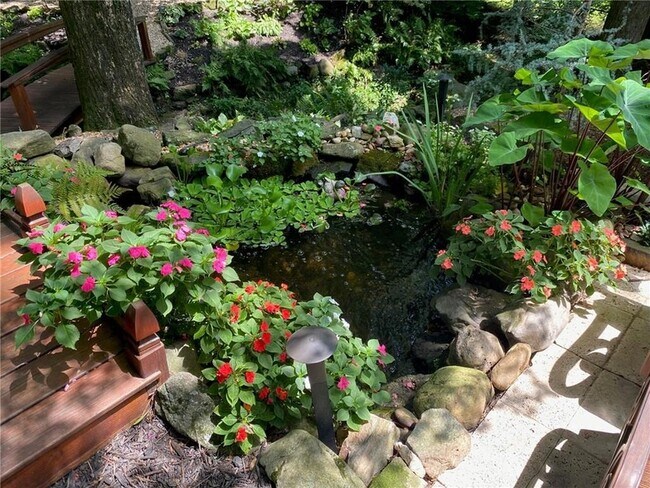 Building Photo - 1891 Ardmore Rd NW