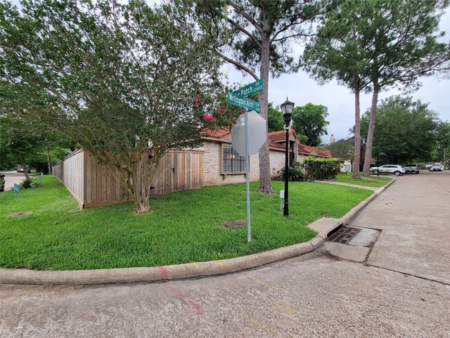 Building Photo - 12800 Briar Forest Dr