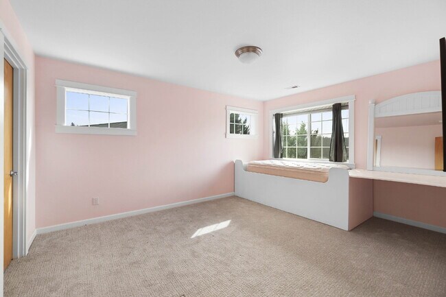 Building Photo - Beautiful, Spacious, Damascus Home with Incredible Views