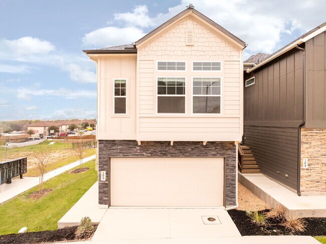 Building Photo - Charming Townhome Offering Space, Comfort, and Convenience