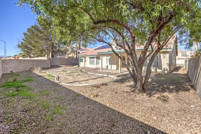 Building Photo - Stunning 4-Bedroom, 2-Bath Single-Family Home in Las Vegas