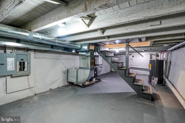 Building Photo - 160 East St