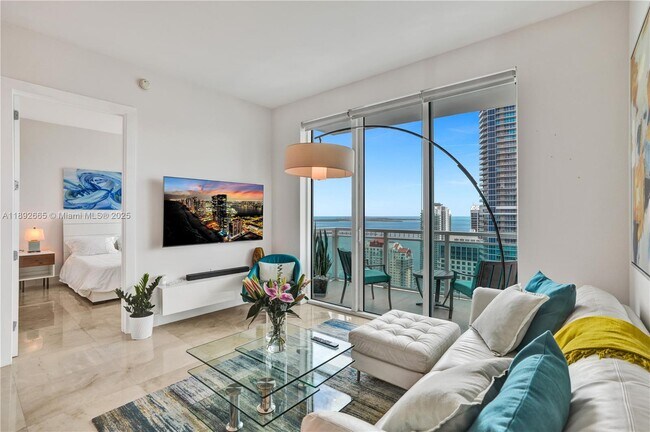 Primary Photo - 950 Brickell Bay Dr