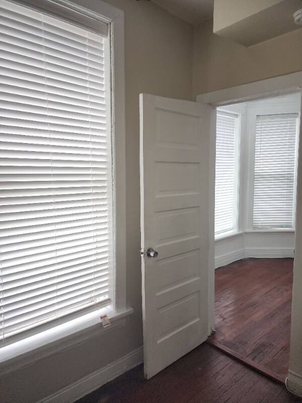 Building Photo - 6352 S Rhodes Ave