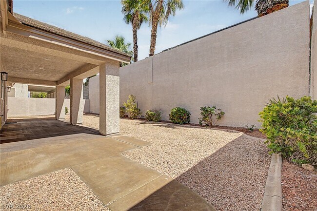Building Photo - 835 Entrada Ridge Ave
