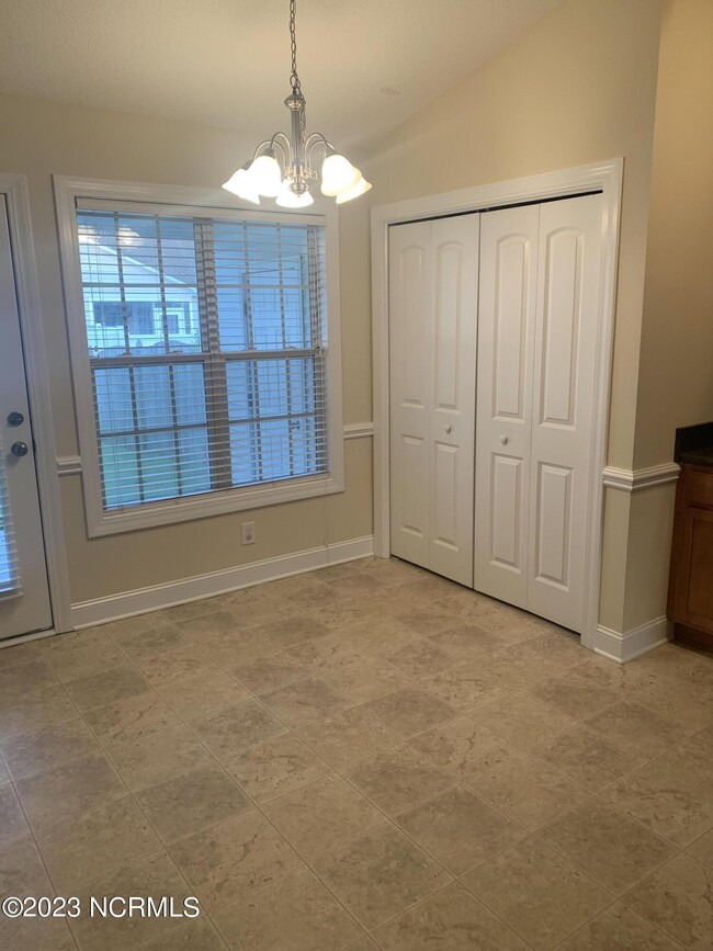 Building Photo - 2317 Sadler Dr
