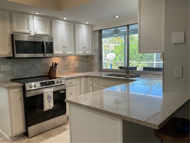 Building Photo - 4587 Flamingo Dr