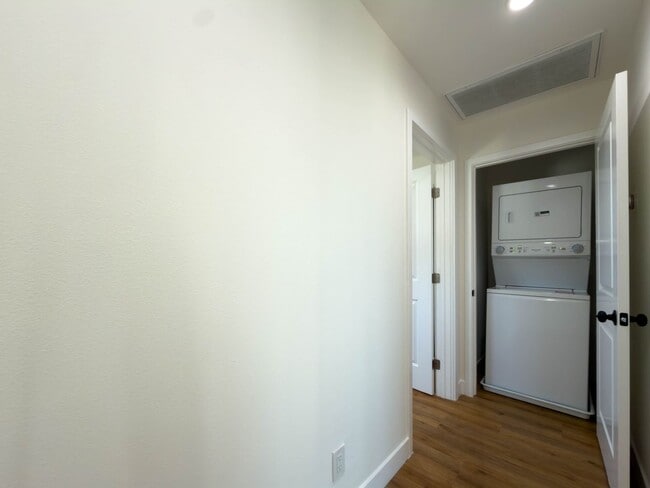 Building Photo - Spacious 3BR ADU w/ Private Patio!