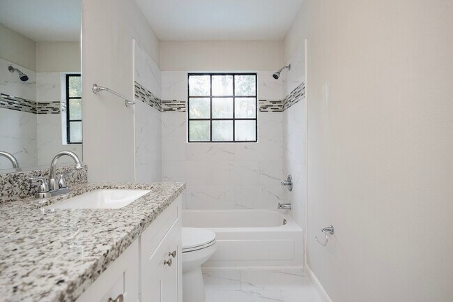 Building Photo - 86 W Stony Bridge Cir