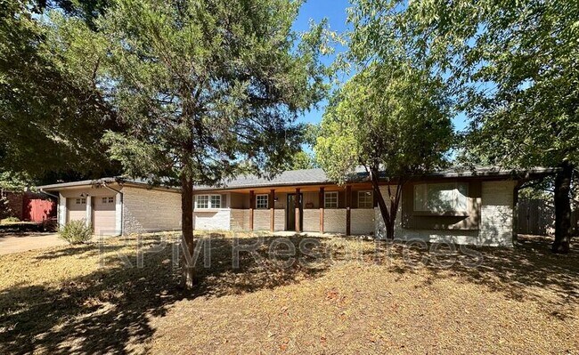 Building Photo - 2820 N McMillan Ave