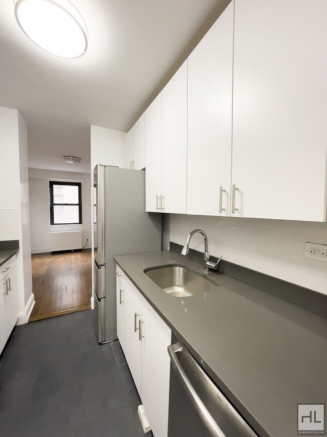 Building Photo - E 89 St