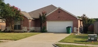 Building Photo - 229 Stanley Dr