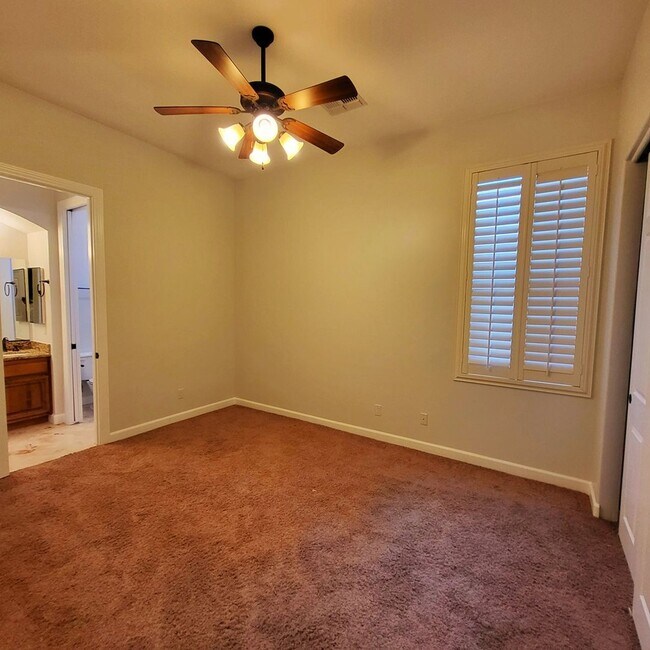 Building Photo - FIRST 2 WEEKS RENT FREE!!! BEAUTIFUL HOME ...