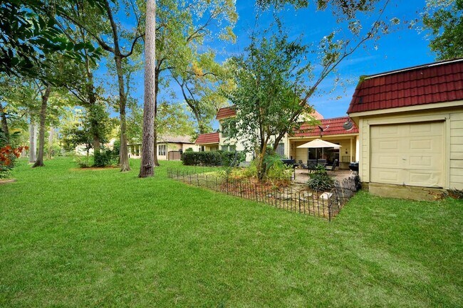 Building Photo - 17 Winged Foot Dr