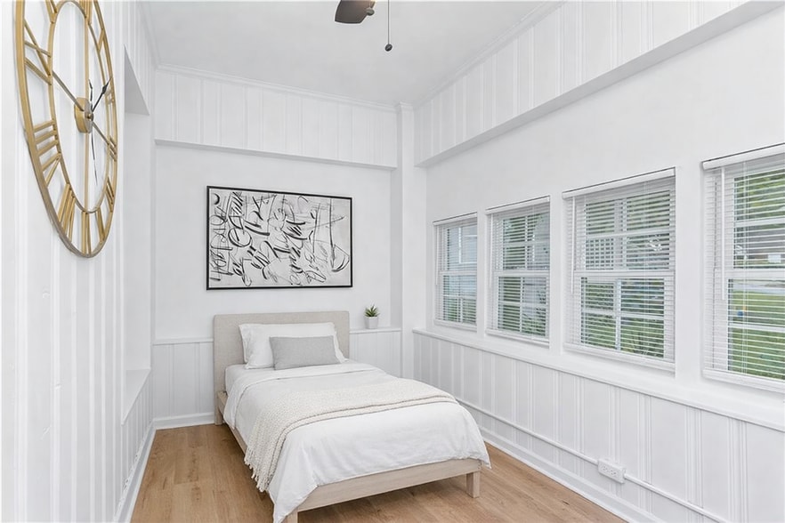 Building Photo - Room in House on Evans Dr SW