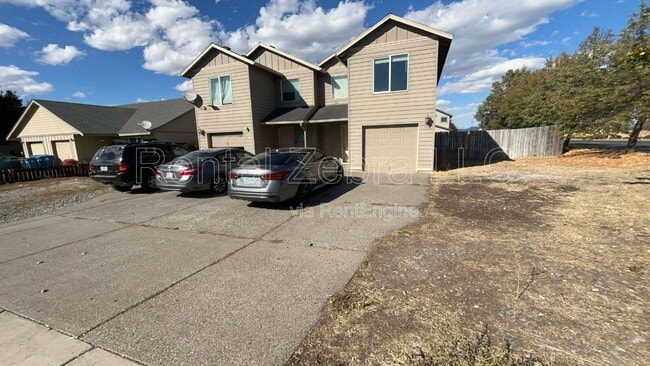 Primary Photo - 855 NE Larch Ave