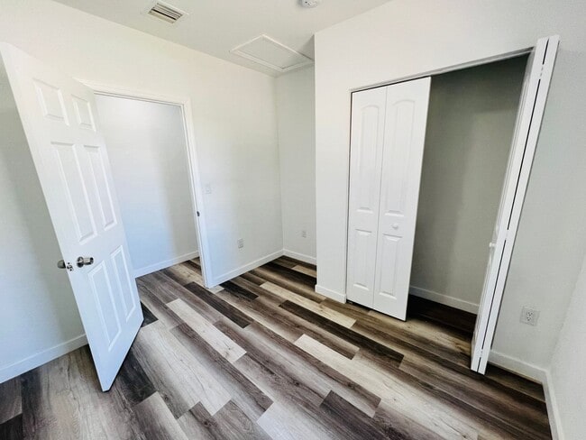 Building Photo - Fabulous Renovation! Gorgeous Three Bedroom and One Bath Home!