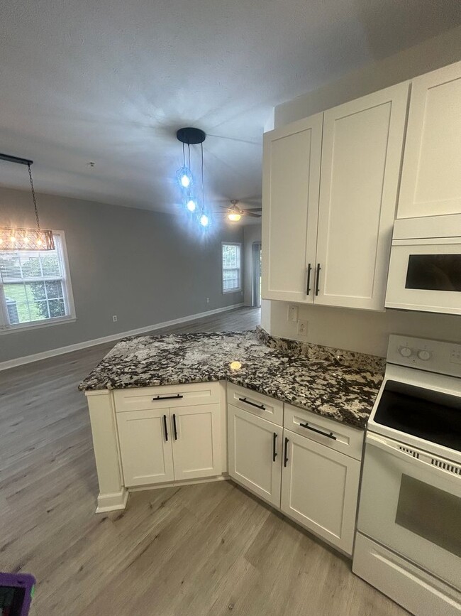 Building Photo - 129 Ashley Park Dr