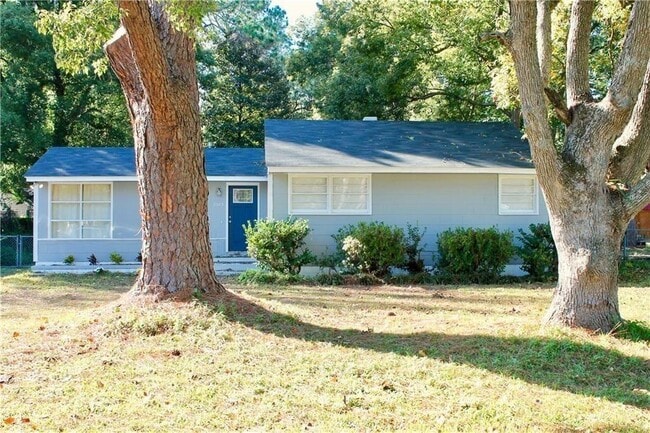 Building Photo - 3325 Kemble Ave