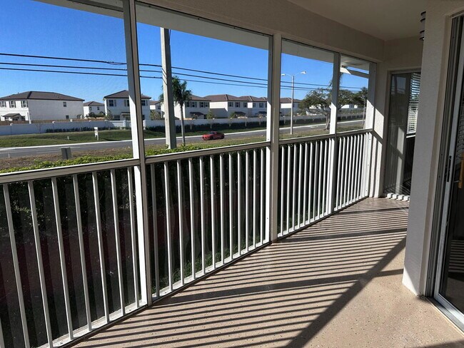 Building Photo - 2246 SE 27th Dr