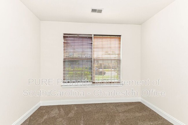 Building Photo - 229 Equinox Cir