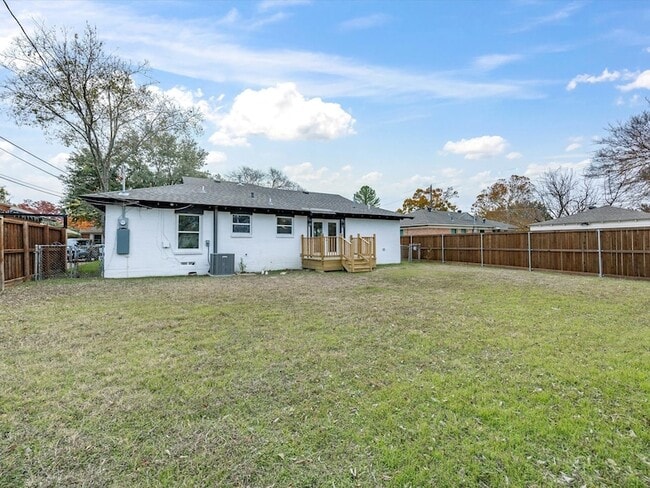 Building Photo - 10209 Casa View Dr