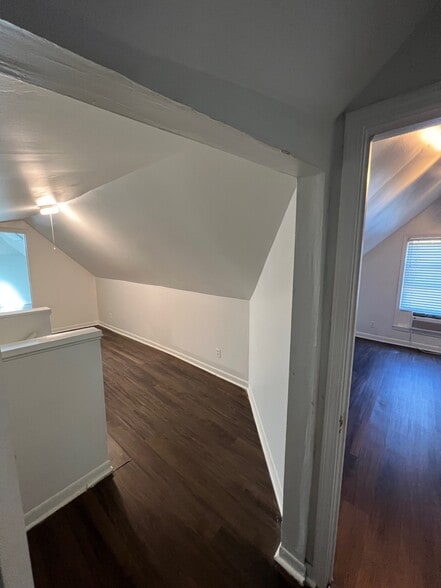 upstairs - 1304 N Morningside Dr NE