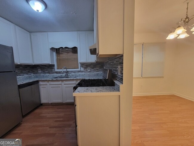 Building Photo - 1086 Summer Brook Rd