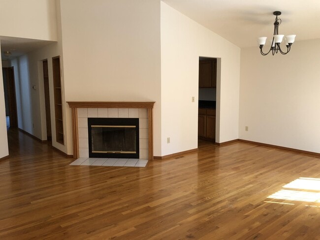 Building Photo - 2334 NE 94th St