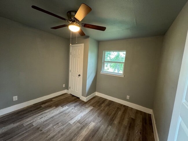 Building Photo - Move in June 10th 2025!! Beautiful  3 bedr...