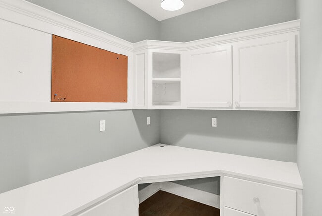 Building Photo - 16893 Oak Manor Dr
