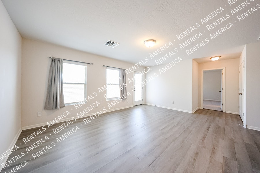 Building Photo - 118 W Impala Dr