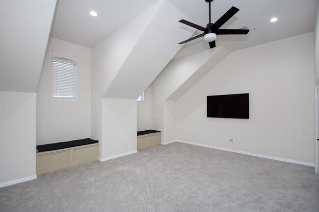 Building Photo - 1000 Bolivar Point Ln