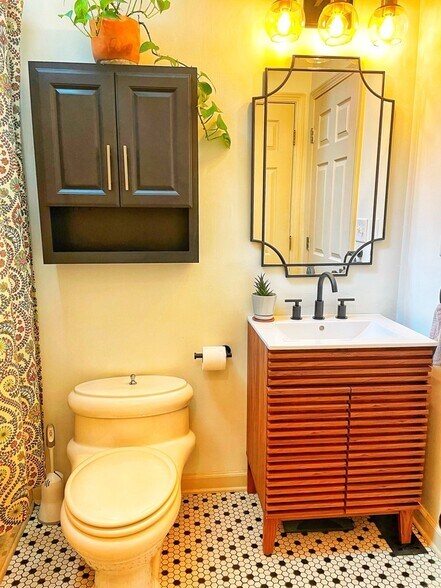 Building Photo - 16 Townes Square Ln