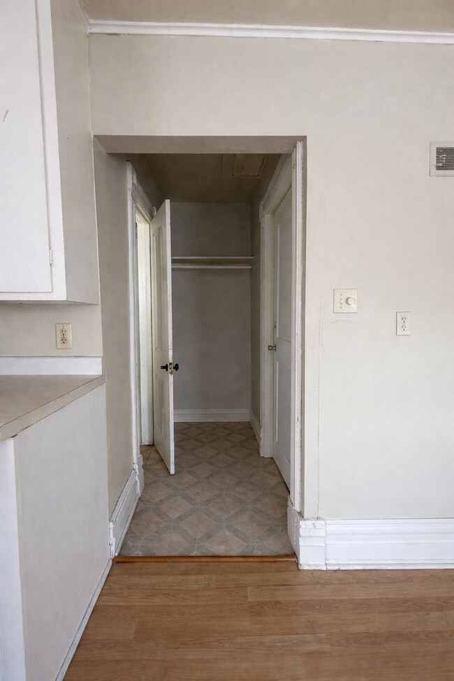 Building Photo - 119 S 3rd St