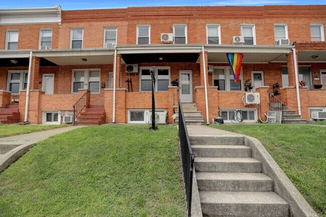 Building Photo - 434 Folcroft St