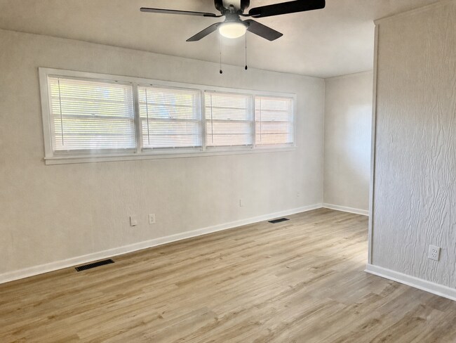 Building Photo - 3003 37th St