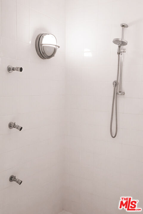 Building Photo - 3505 Ocean Front Walk