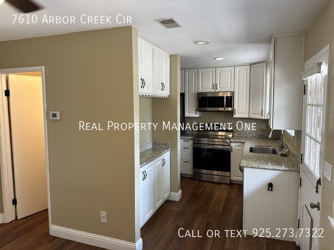 Building Photo - 7610 Arbor Creek Cir
