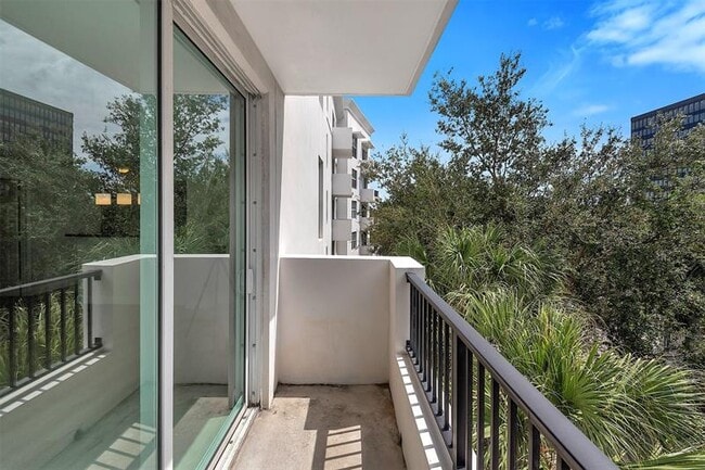 Building Photo - 2421 NE 65th St