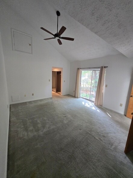 Building Photo - 54 Voyagers Ln