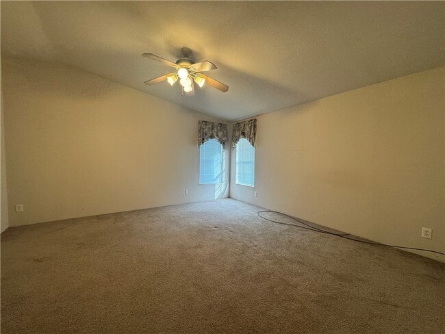 Building Photo - 10044 Kent Rd