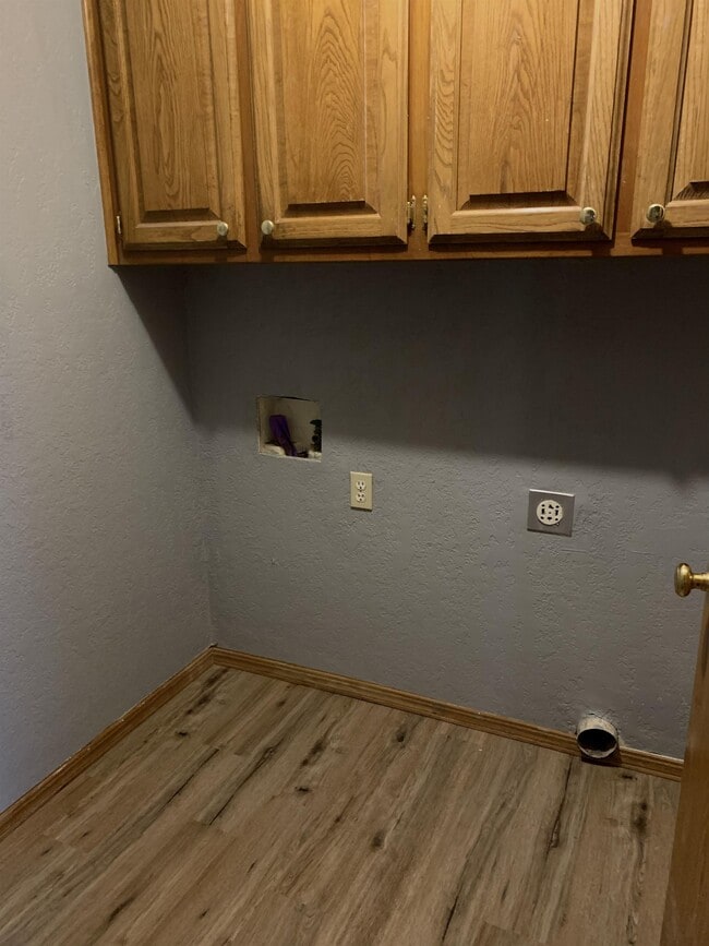 Building Photo - 649 Fire Light Dr