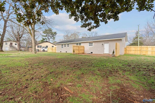 Building Photo - 1723 Laverne Dr NW