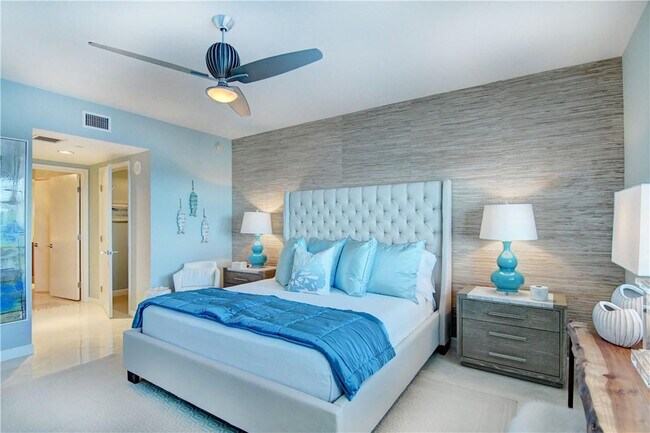 Building Photo - 2640 Lake Shore Dr