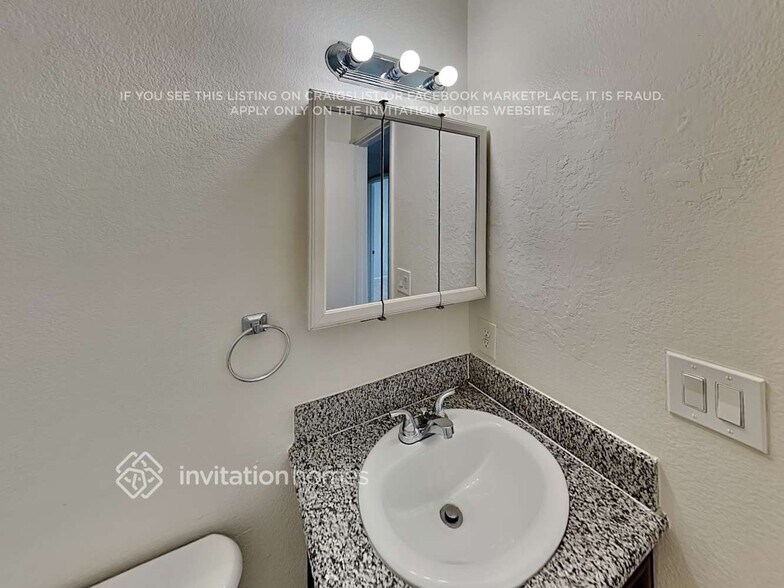 Building Photo - 7124 W Flower St