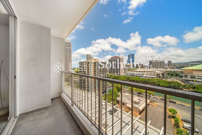 Building Photo - Villa on Eaton Square #1410 | Honolulu, HI